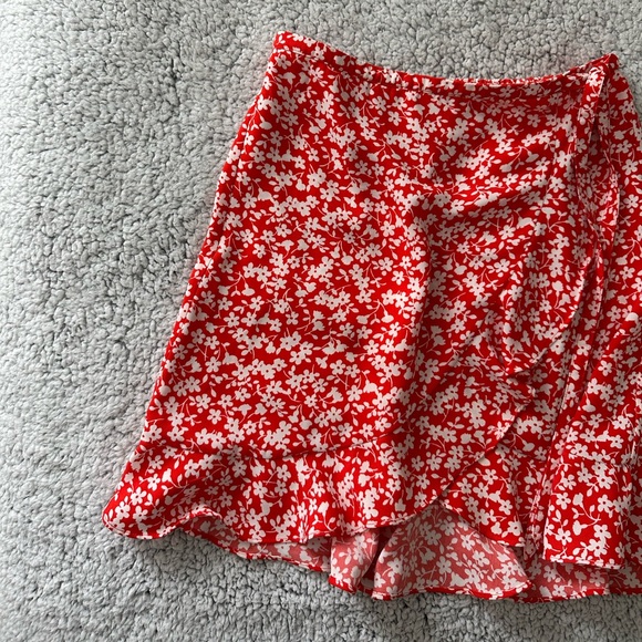 J. Crew floral tie wrap ruffle skirt. Orange with white floral print. Size small - Picture 7 of 15